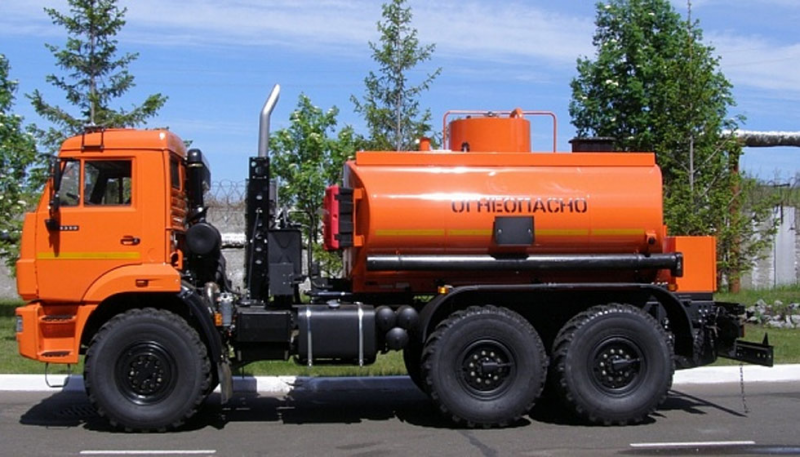 НефАЗ 66061 1142 Емкостно-наливная техника (автоцистерна)